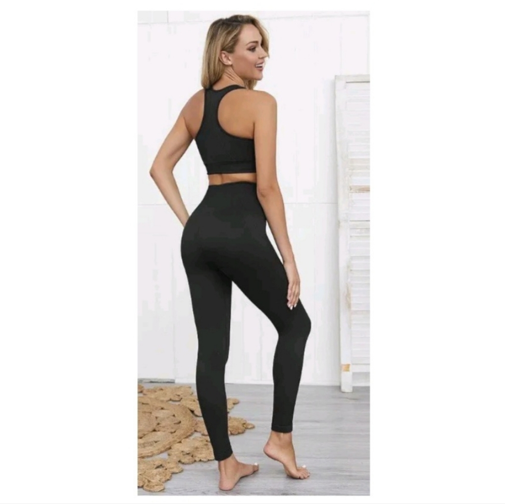 Woman's 2 Piece Exercise Yoga Fitness Workout Outfit Set